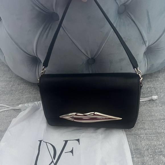 DVF butter soft black leather handbag - Picture 8 of 11